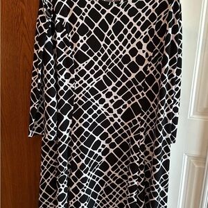 Susan Graver Black and White Abstract Long Sleeve Dress
